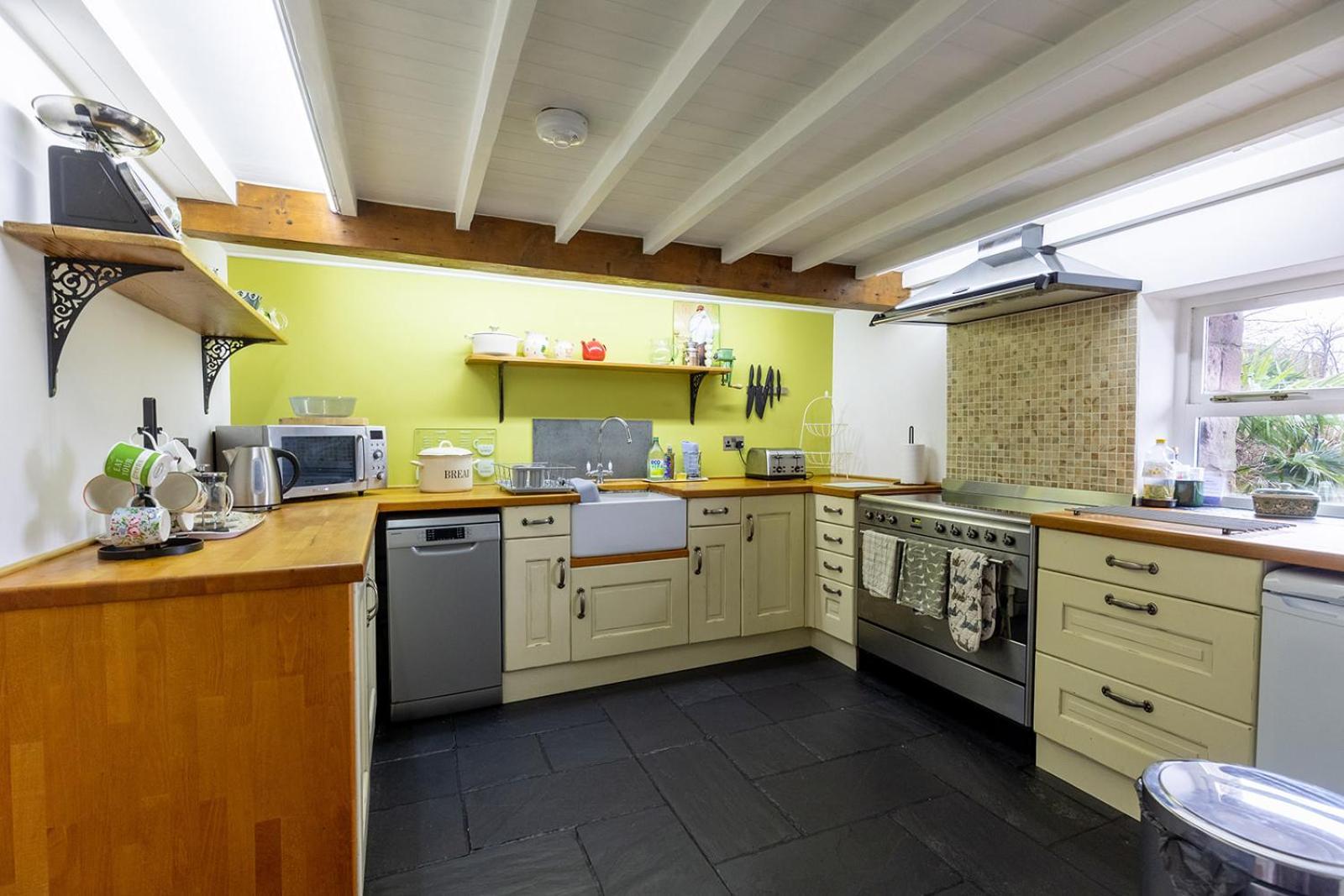 High Trees Byre - Two Bed With Log Burner & Incredible Views Workington
