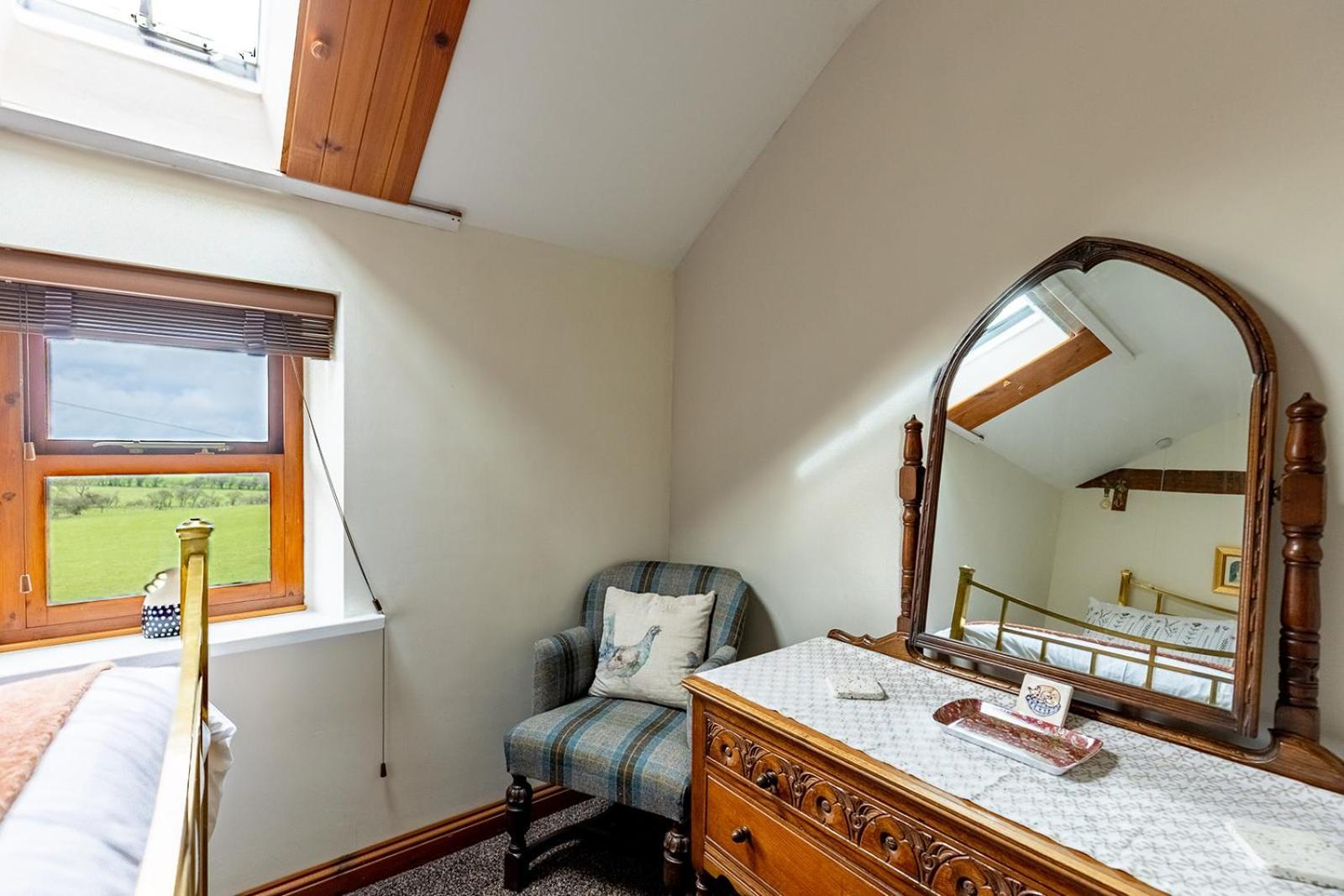 High Trees Byre - Two Bed With Log Burner & Incredible Views Workington
