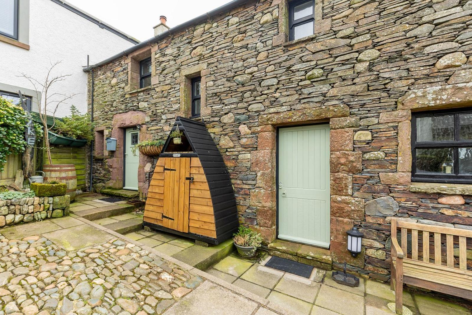 High Trees Byre - Two Bed With Log Burner & Incredible Views *